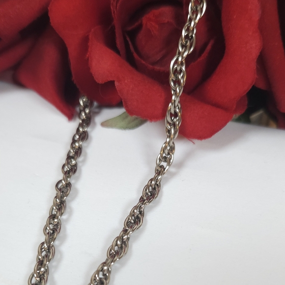 Vintage Faux Turquoise & Silver Point Flower Petal Pendant Necklace - Picture 9 of 10